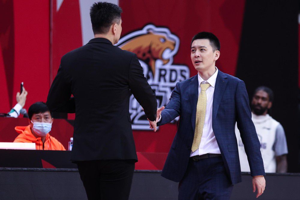 李璇还透露，4000万只是现金，还涉及多处房产。